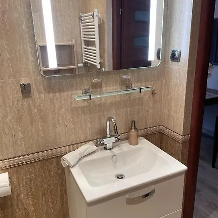 Gyna - Promenade - Strandnah * سفينويتشي