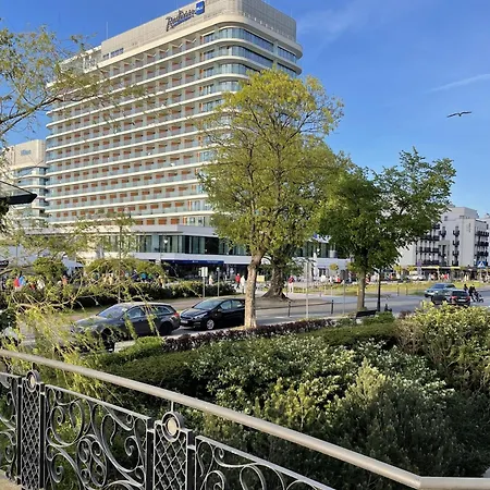 Gyna - Promenade - Strandnah * سفينويتشي